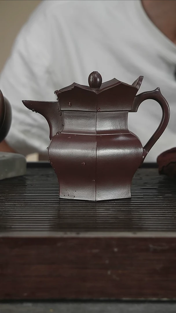 茶壶紫砂曾*牛带全套证400CC