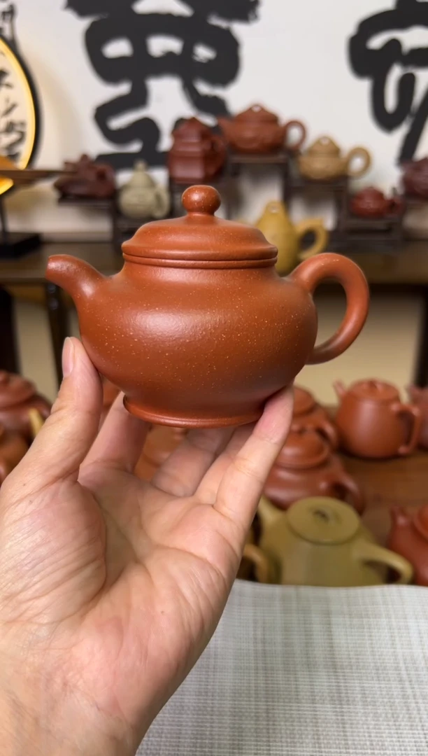 茶壶段泥红降坡掇只壶200CC