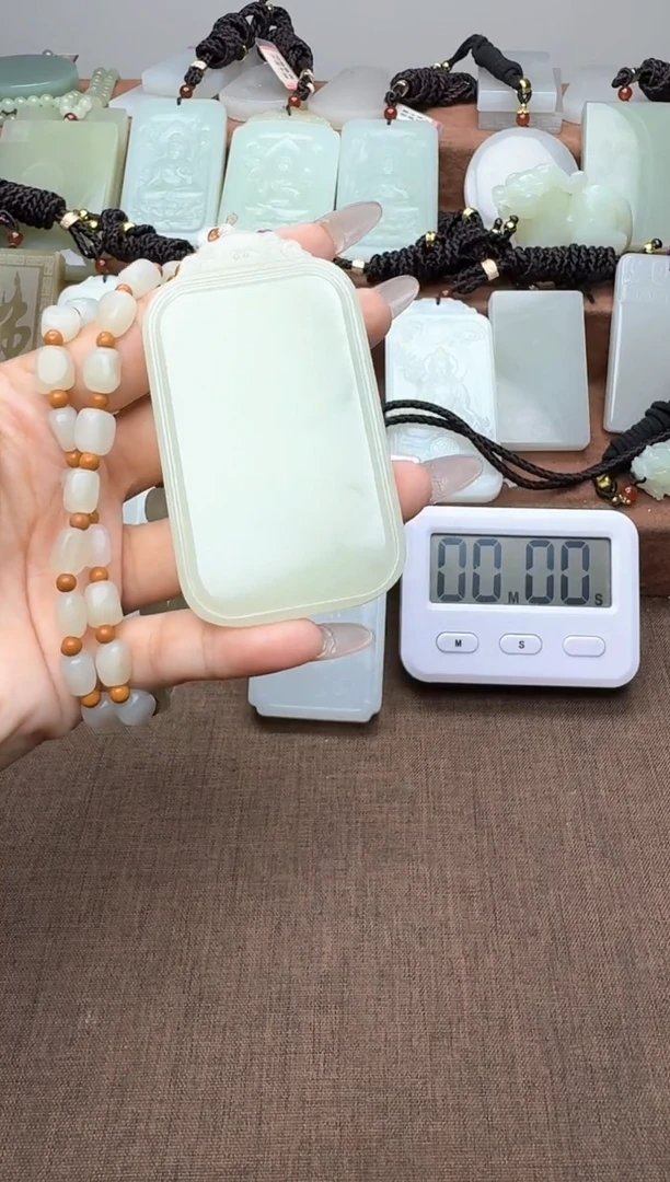 颈饰未镶嵌和田玉1