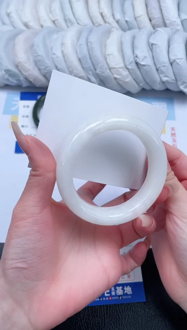 【闪购商品】和田玉手镯未镶嵌T305-56.4