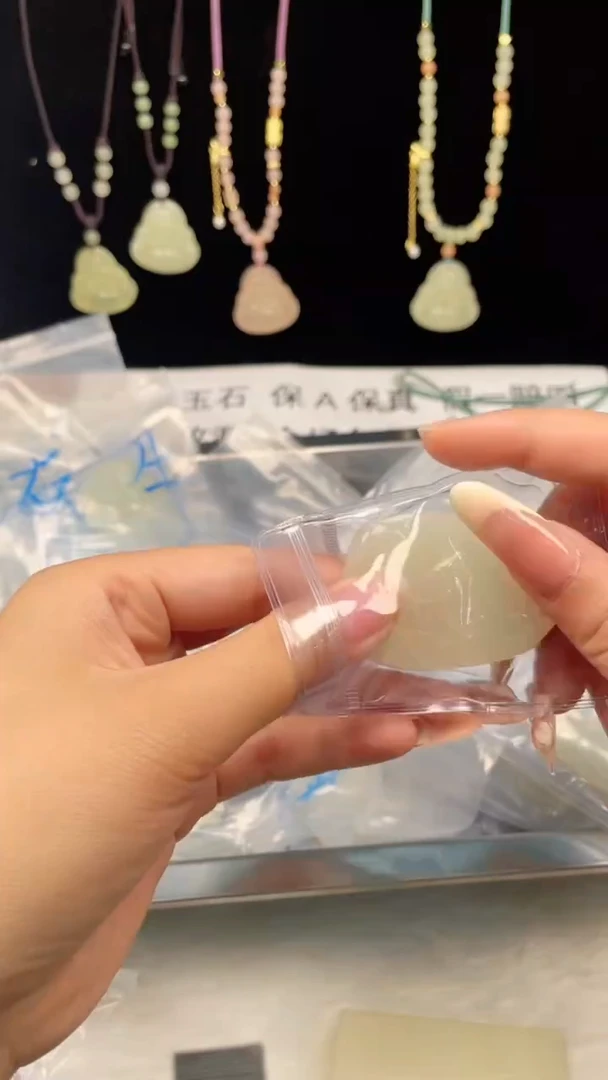 吊坠(赠链)未镶嵌石英质玉生肖 马吊坠  七颗顶珠手工绳子