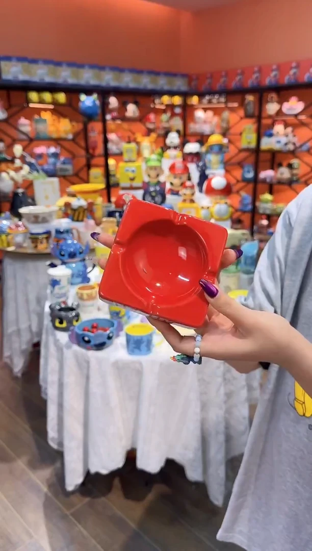 瓷片@@红色陶瓷烟灰缸