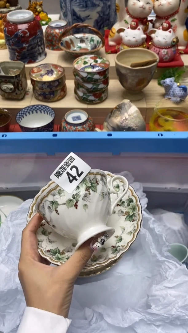 瓷片天***情隆莲瓷器欢迎大家