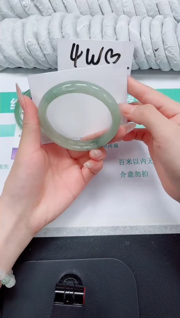 石英质玉手镯未镶嵌124-60.5