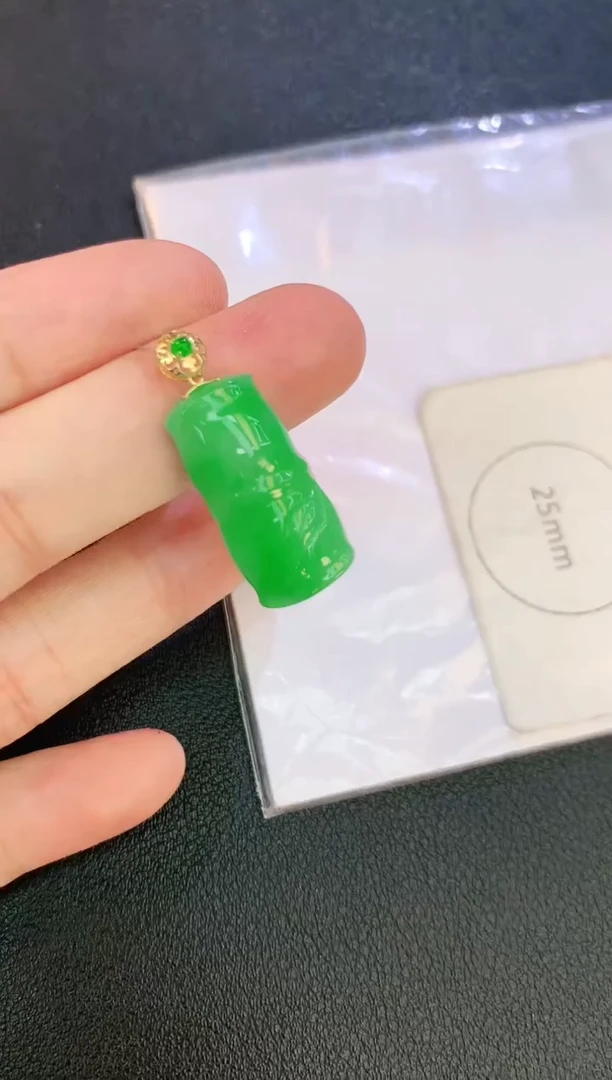 翡翠18K金镶嵌颈饰赠礼盒证书 麦麦