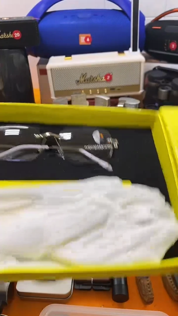 瓷片闪购商品 如图所示