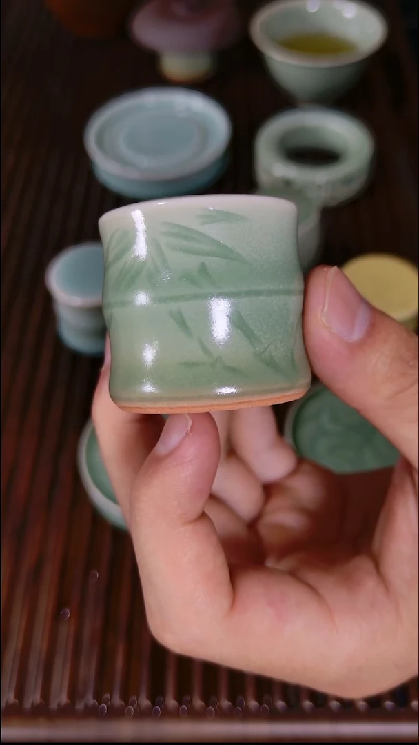 苏****?和青禾豆青竹节盖置