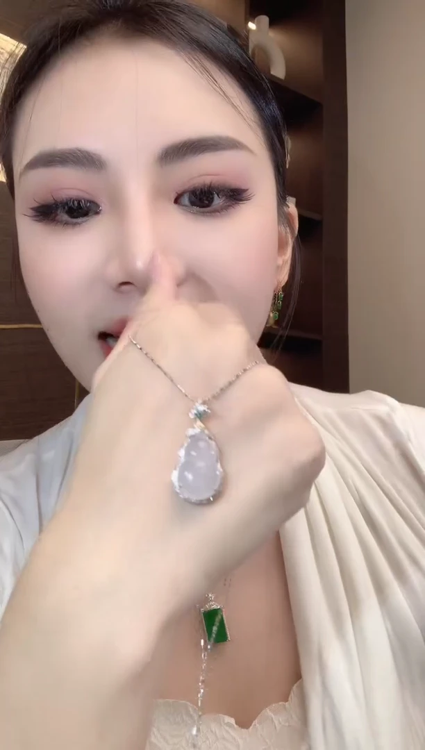 吊坠(不含链)18K金镶嵌翡翠A4 多样性发一件