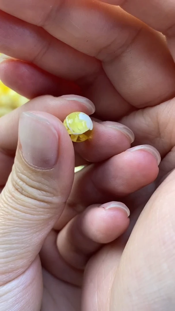 【闪购商品】琥珀裸石未镶嵌月.43