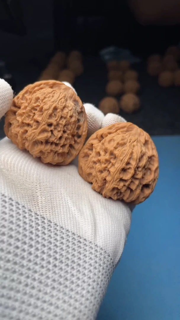 桃核把件a175  南疆石45尺