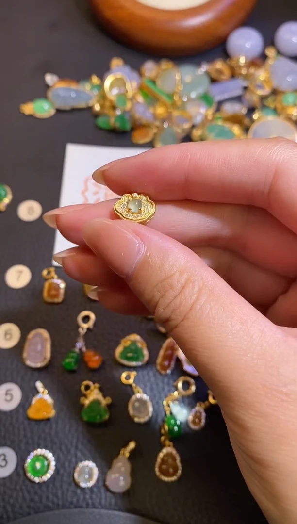 颈饰银S925镶嵌翡翠a货翡翠