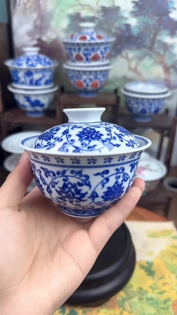 陶瓷青花缠枝莲两才盖碗