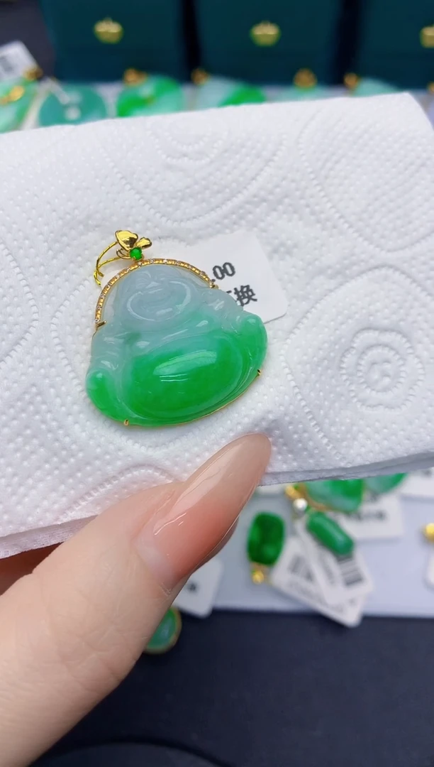 颈饰18K金镶嵌翡翠缅甸天然翡翠A货