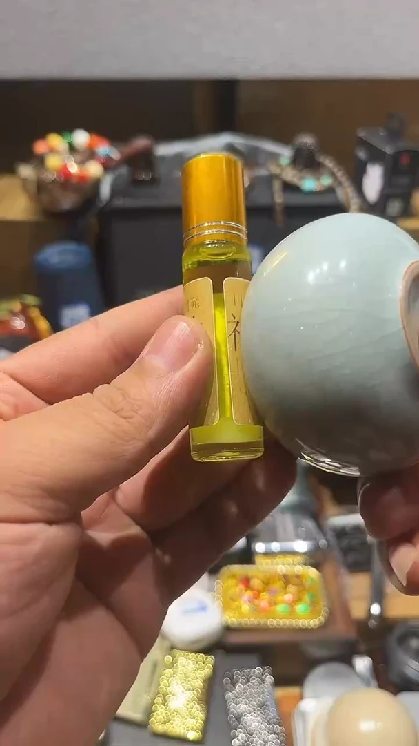 瓷片闪购商品 如图所示