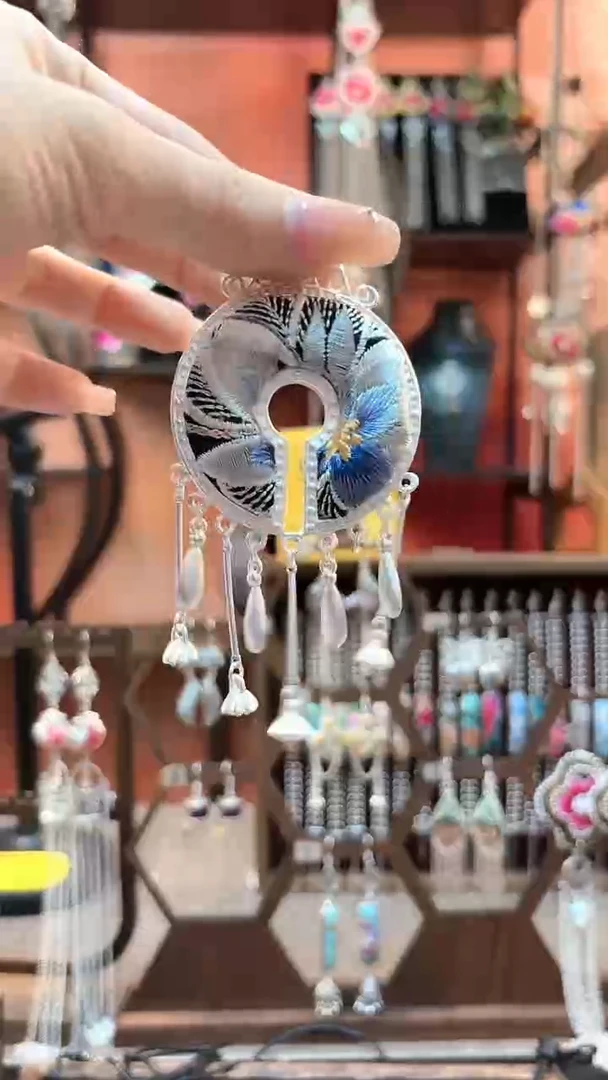 织绣云织谣民族风精美饰品 350