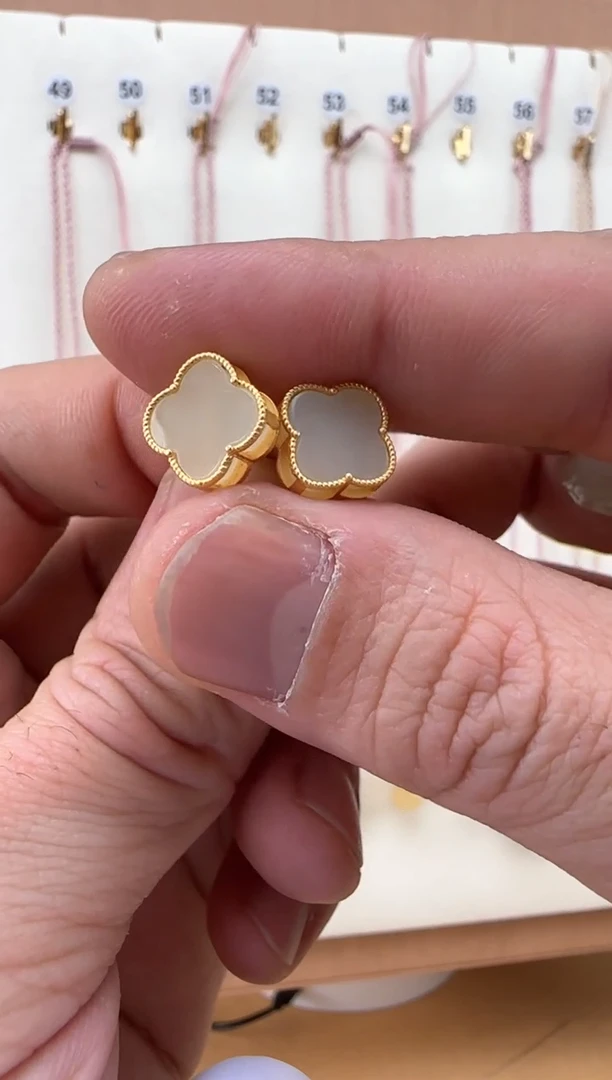 【闪购商品】和田玉耳饰银S925镀金镶嵌四叶草耳钉