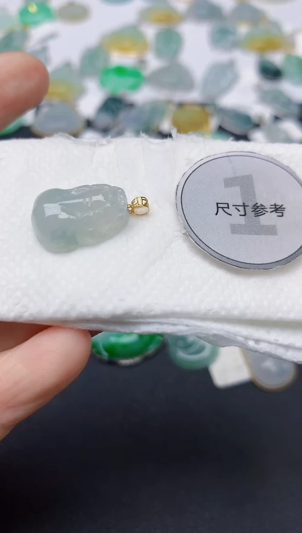 翡翠18K金镶嵌颈饰天然缅甸A货翡翠