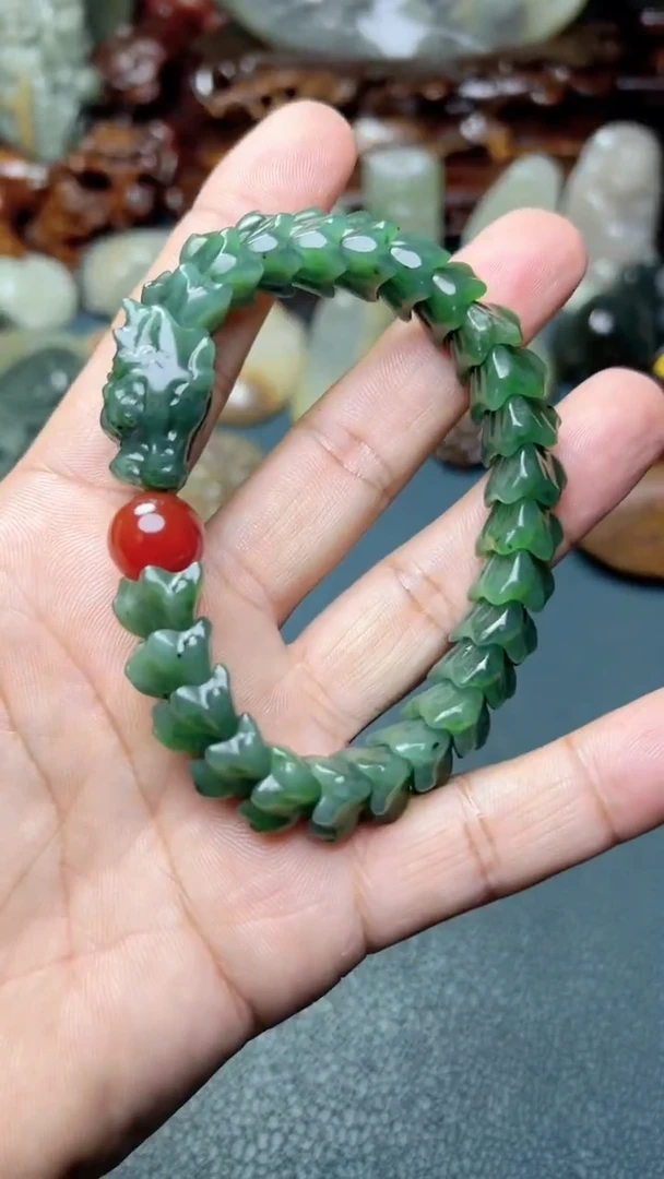 未镶嵌和田玉把件-