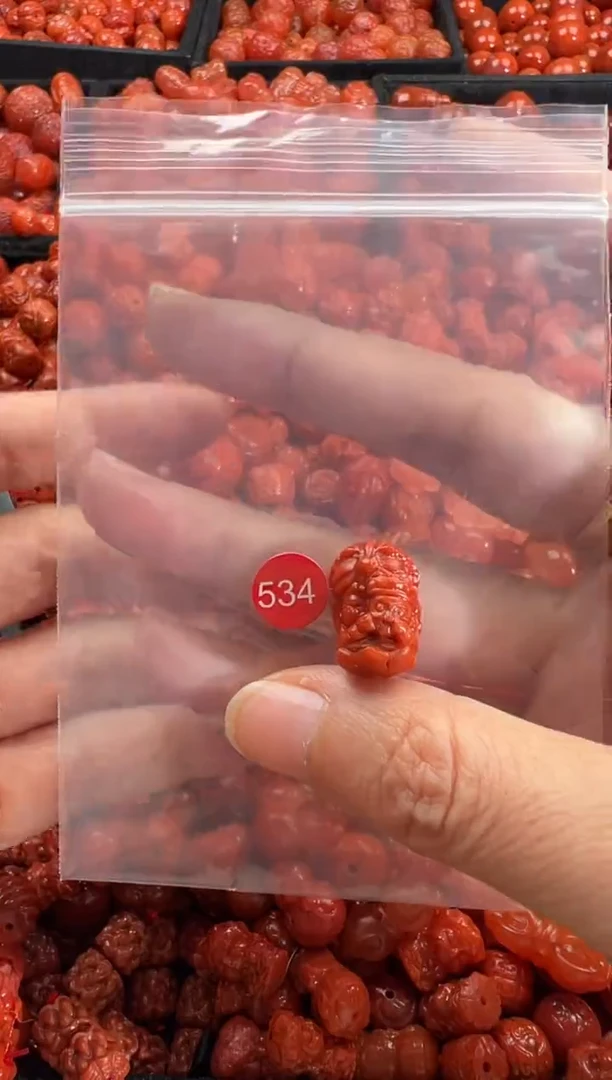 颈饰未镶嵌南红玛瑙1