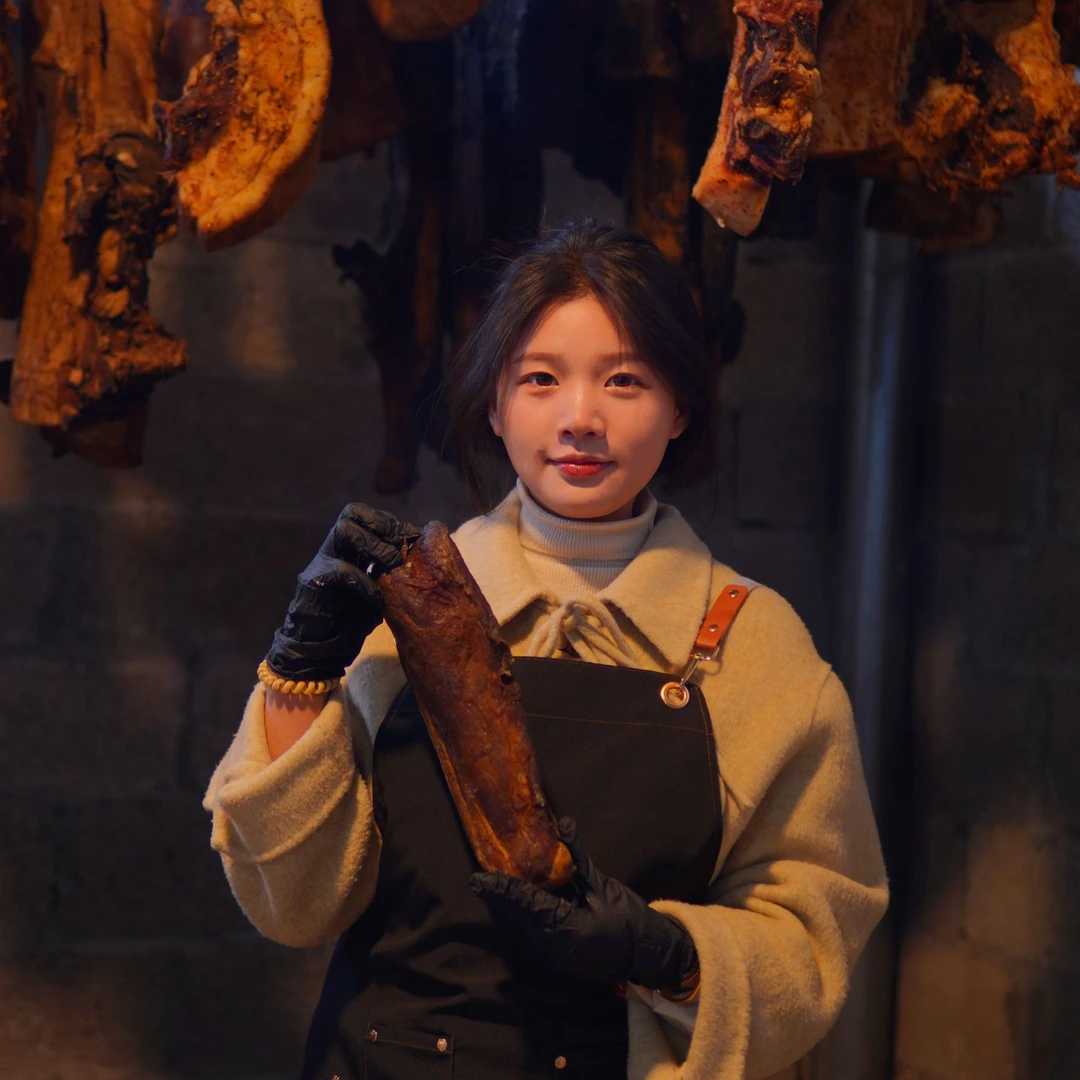 小杨 贵州腊肉熟食喂养土猪正宗柴火烟熏腊肉腊肠现称现卖