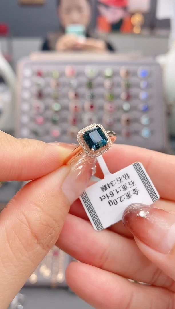 18K金镶嵌戒指碧玺1.61