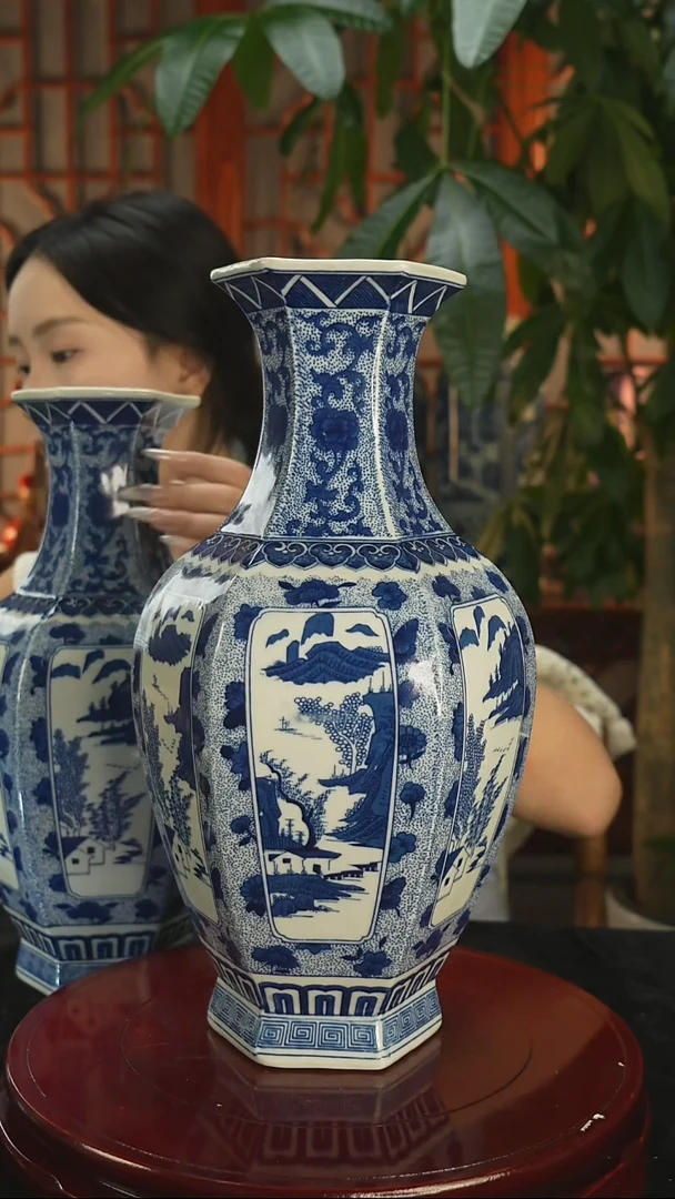 其他仿古瓷   青花六方赏瓶 一对