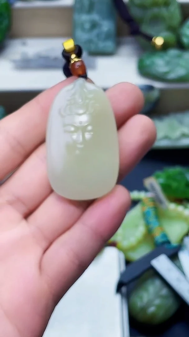 颈饰未镶嵌和田玉1