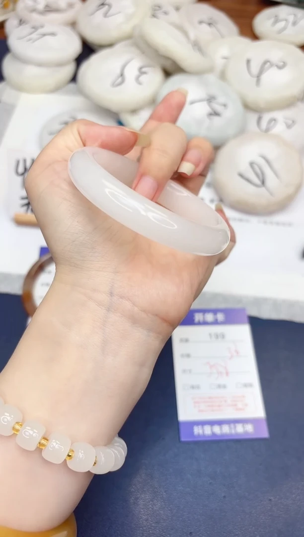 石英质玉手镯未镶嵌199-天山翠-圈口55