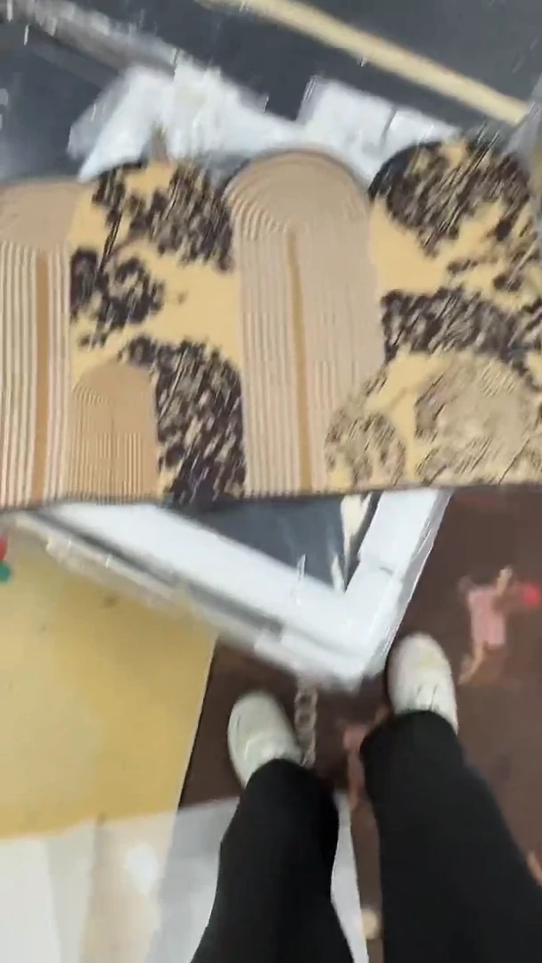 竖款不**?仓库清货  默认瑕疵