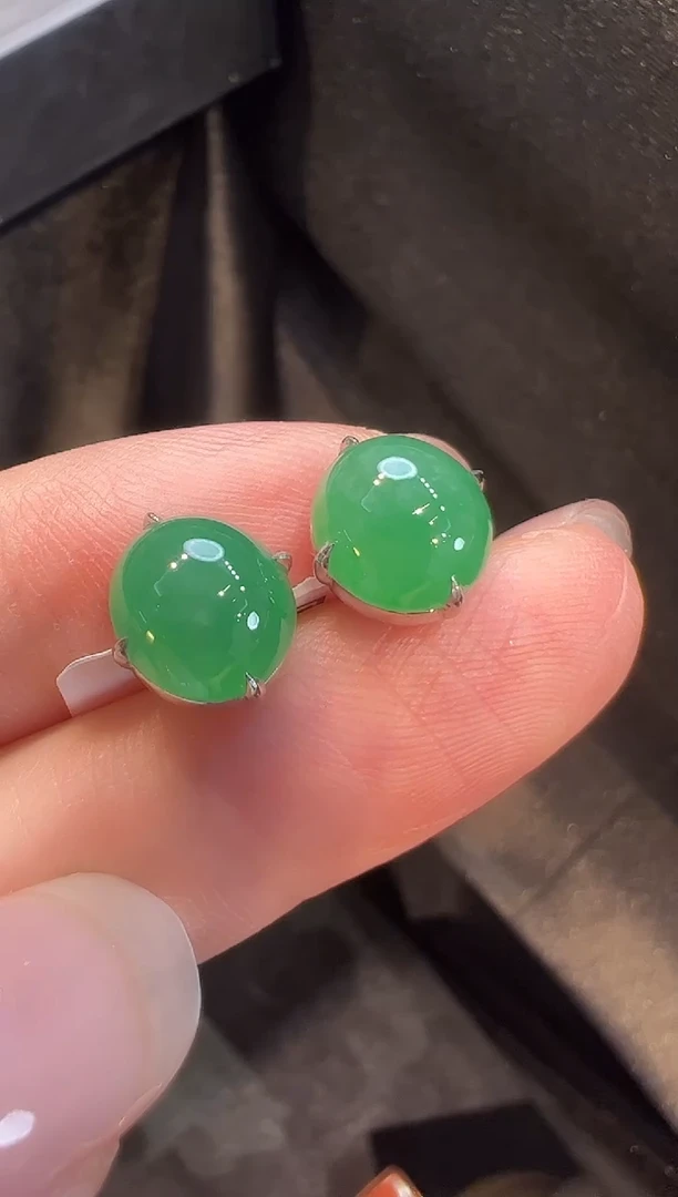 18K金镶嵌翡翠耳饰L6耳钉