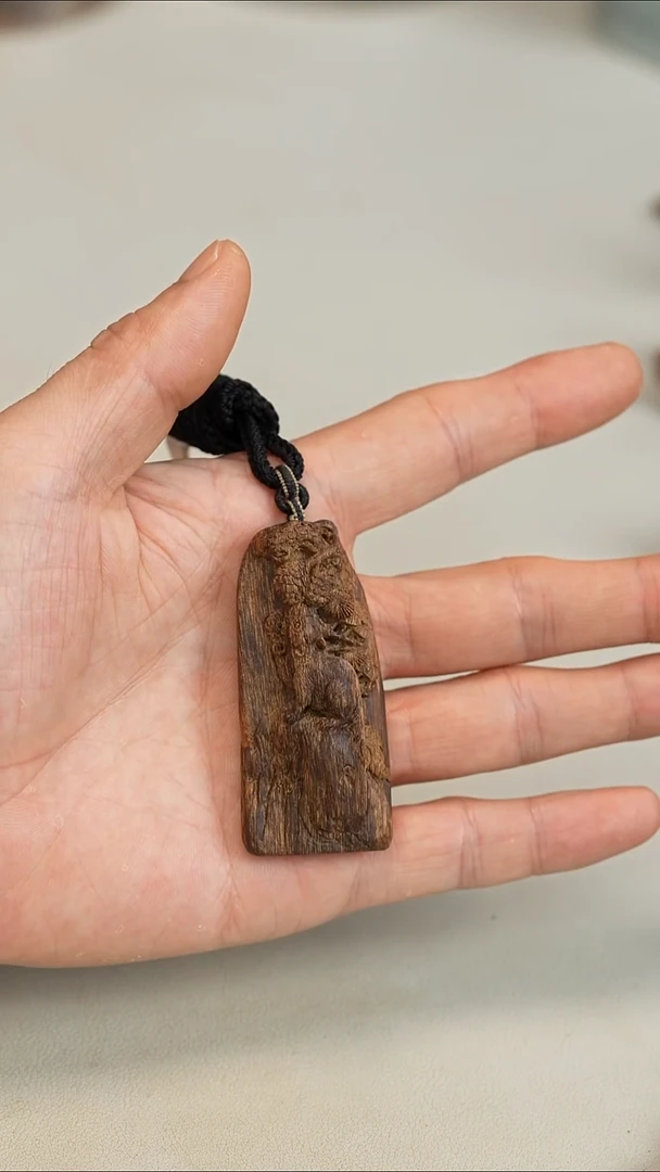 沉香沉香碎屑越南芽庄沉水松鼠13.2g