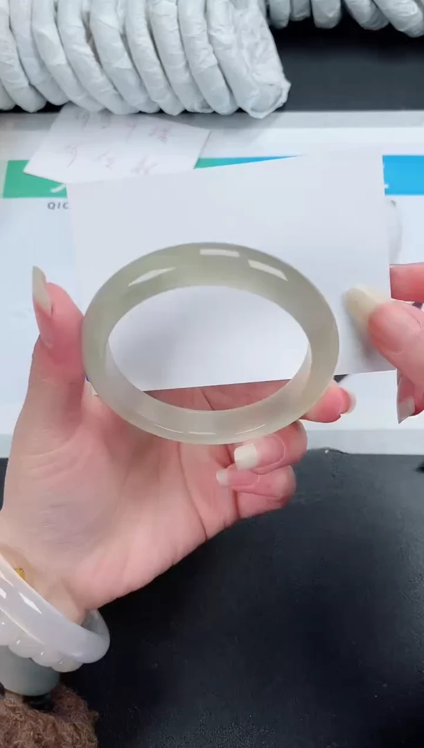 【闪购商品】石英质玉手镯未镶嵌350-57.7