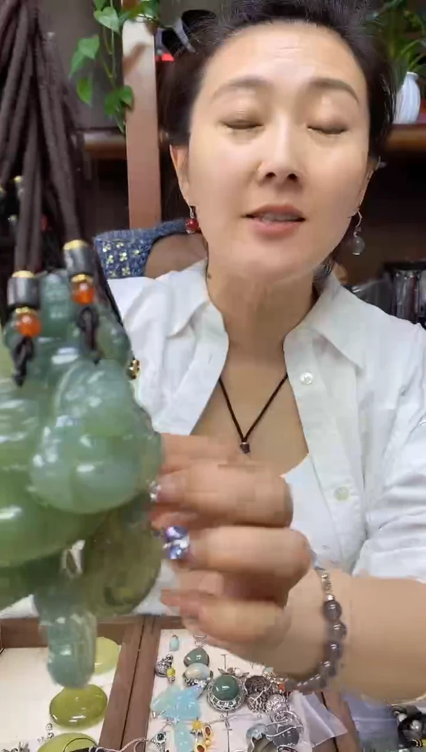 岫玉未镶嵌吊坠多样性发货其中发一微瑕  不退不换