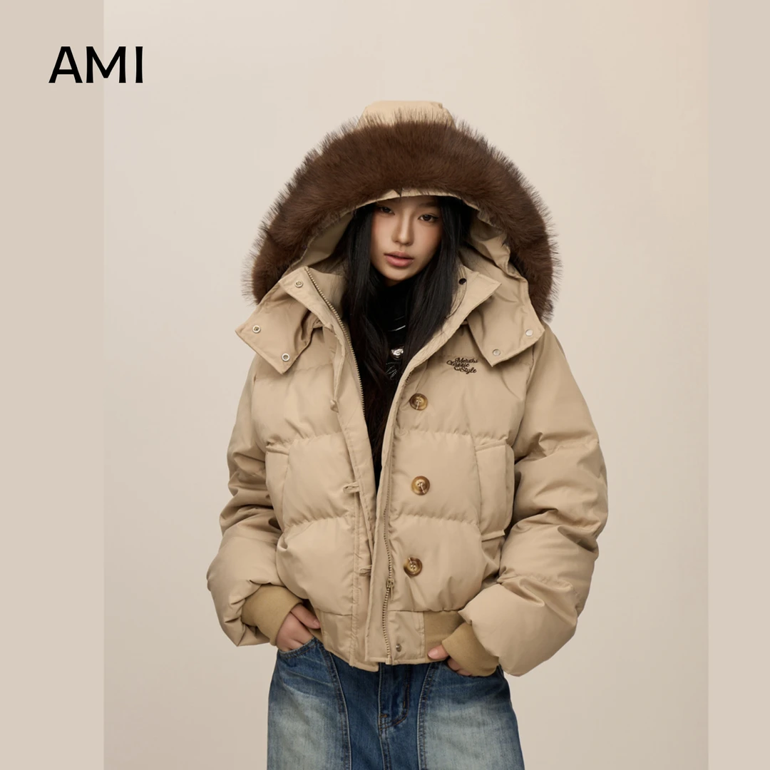 AMI时髦女款连帽毛领冬季2025短款防寒显瘦潮流面包式女士羽绒服