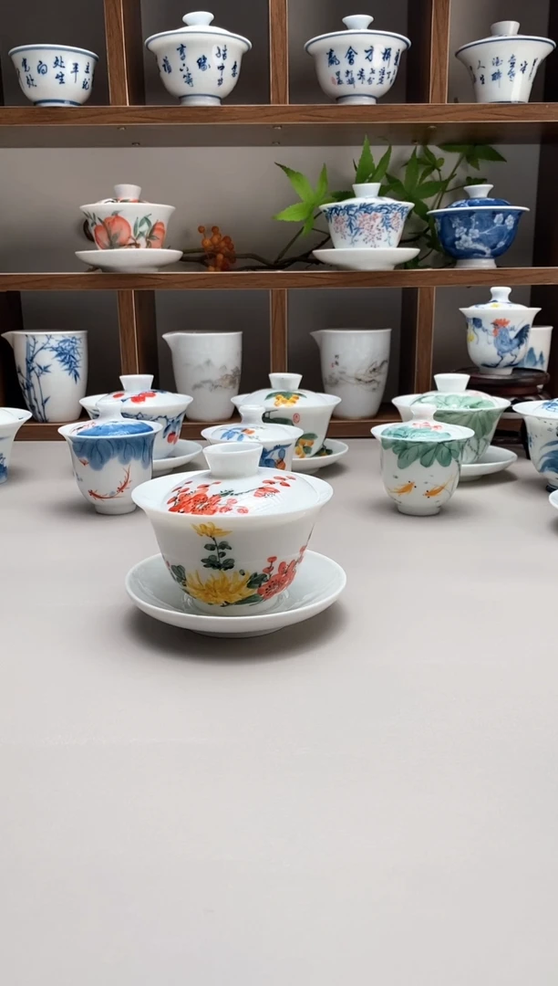 【闪购商品】纯手绘釉下彩梅菊盖碗130CC盖碗