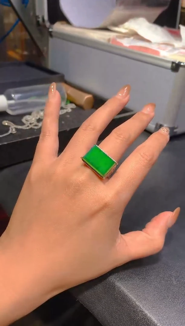 【闪购商品】定制翡翠未镶嵌57定制翡翠 多样性发货（发其一）