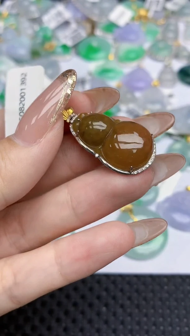 颈饰18K金镶嵌翡翠44   天然翡翠A货  百元以上9米证书费自理