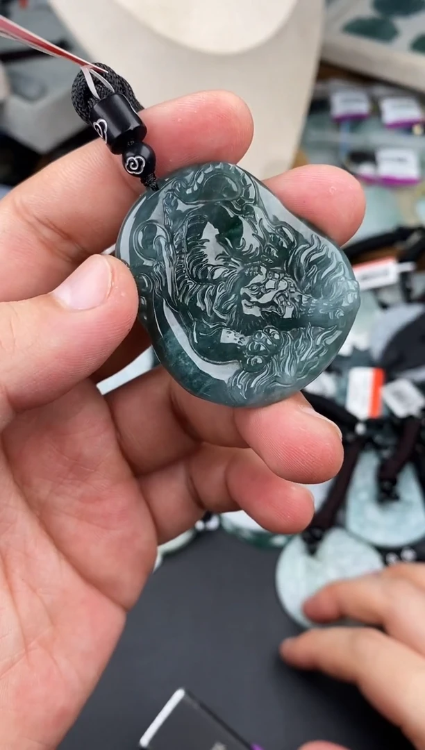 【闪购商品】翡翠颈饰未镶嵌  天然翡翠，一物一图