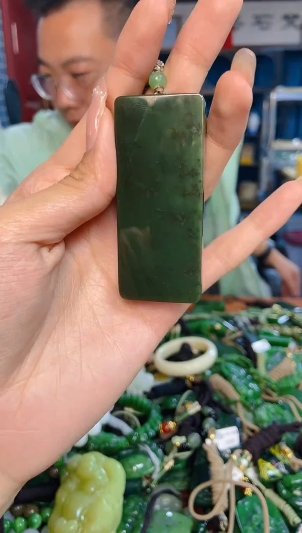 未镶嵌和田玉挂件1