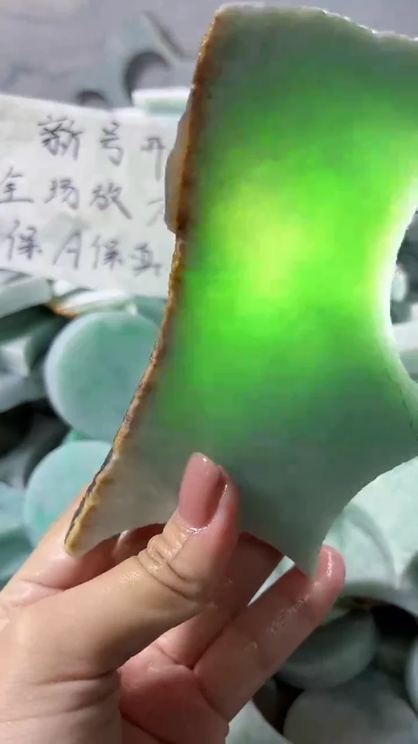 颈饰未镶嵌翡翠颈饰未镶嵌翡翠裸石翡翠缅甸翡翠A货钟32