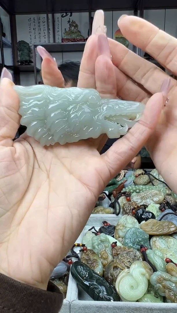 未镶嵌和田玉把件1