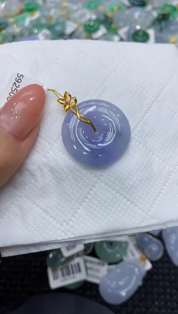 颈饰18K金镶嵌翡翠111111111111