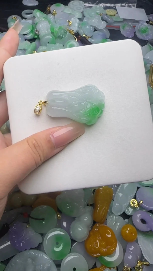 翡翠未镶嵌颈饰天然缅甸翡翠吊坠