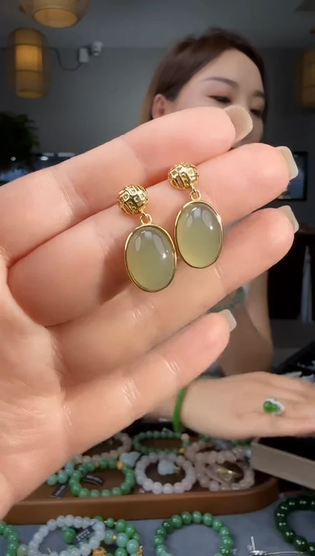 和田玉银S925镶嵌耳饰1