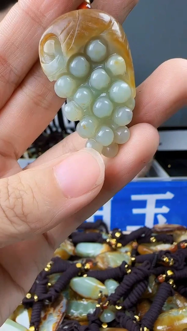 和田玉未镶嵌颈饰1