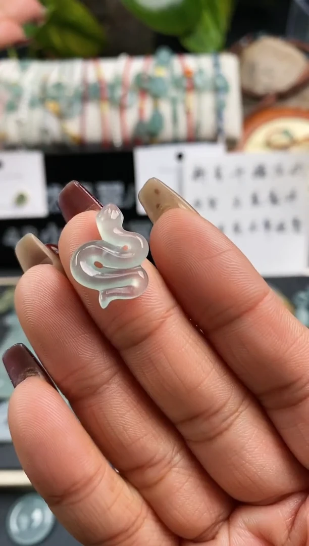 【闪购商品】翡翠裸石600蛇~默认裸石发货