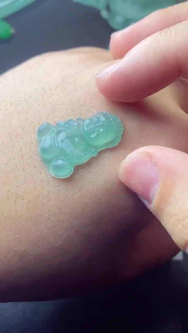 未镶嵌定制翡翠@****点@小王喝不了一点