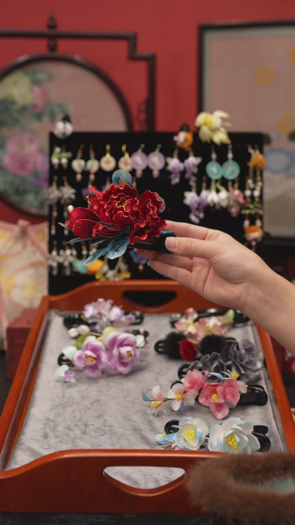 刺绣非遗绒花苏绣饰品