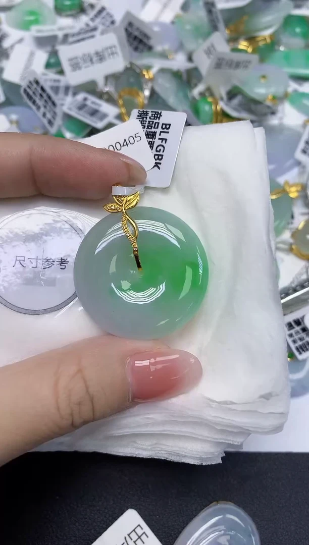 颈饰18K金镶嵌翡翠天然缅甸翡翠A货百元以上9元证书费自理