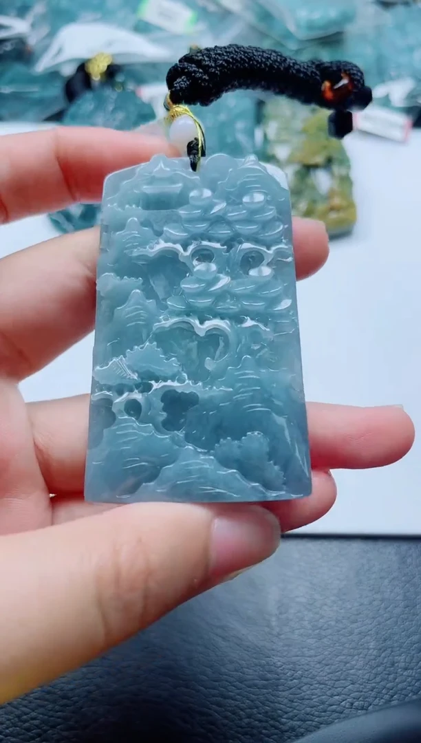 翡翠未镶嵌颈饰